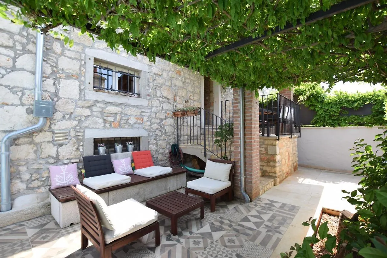 Best Prices Luxury Villa Nini With Fireplace, Private Pool, Bikes, Barbecue And Much More  Porec